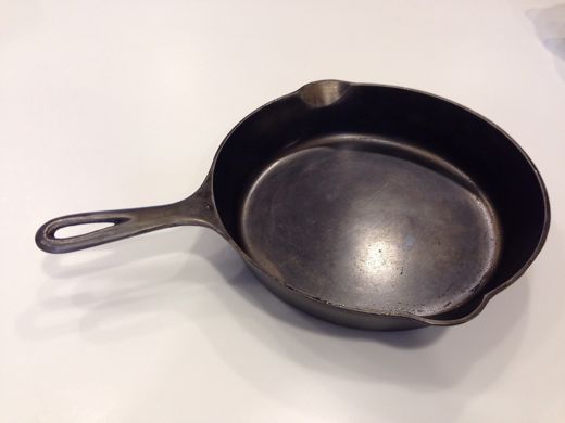 Cast iron skillet